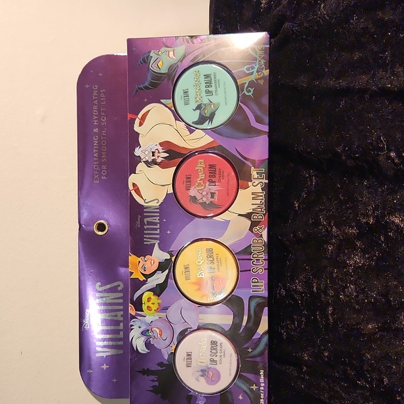 Disney Bundle - Picture 4 of 7